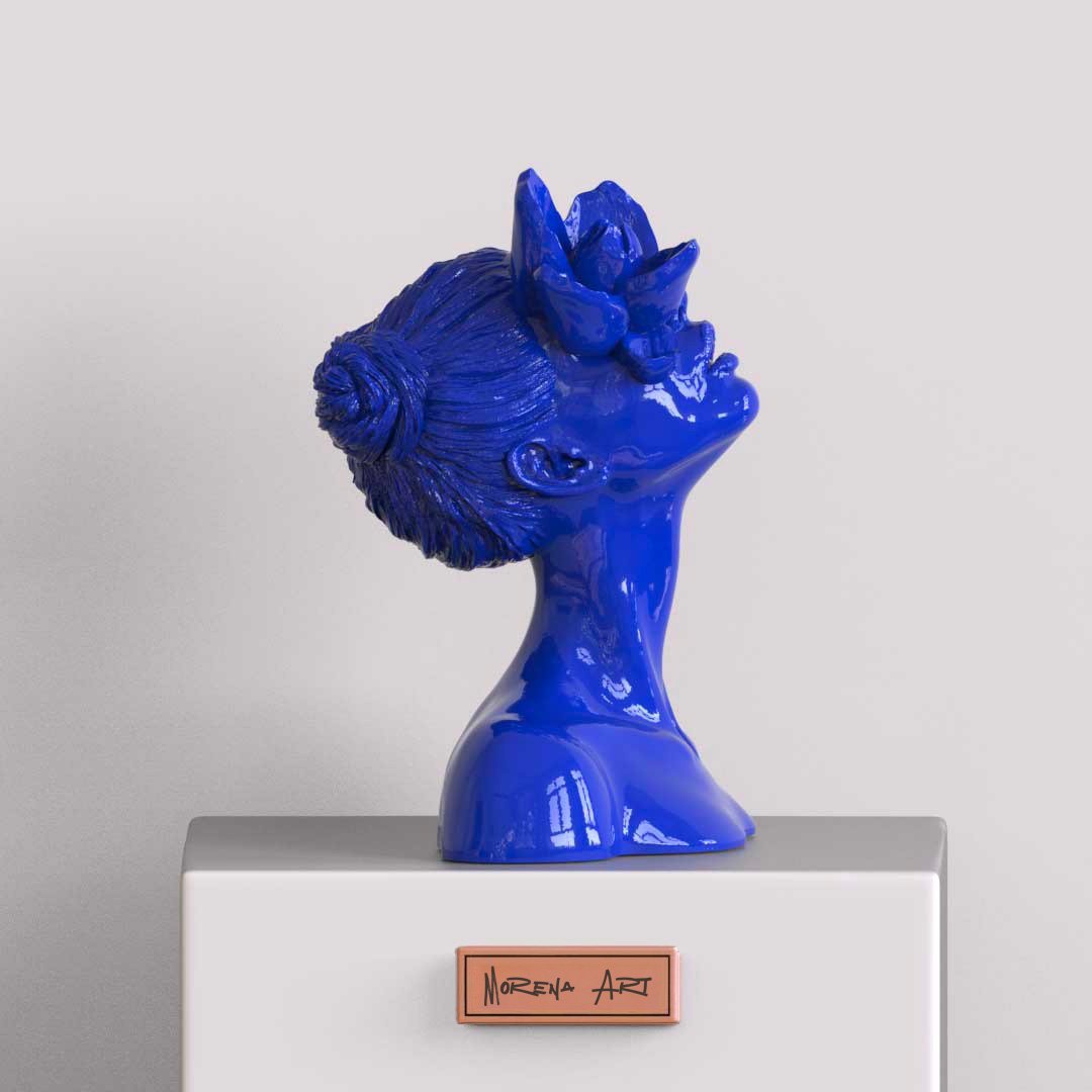 Scultura "Figlia del Fauno" in blu - immagine 2