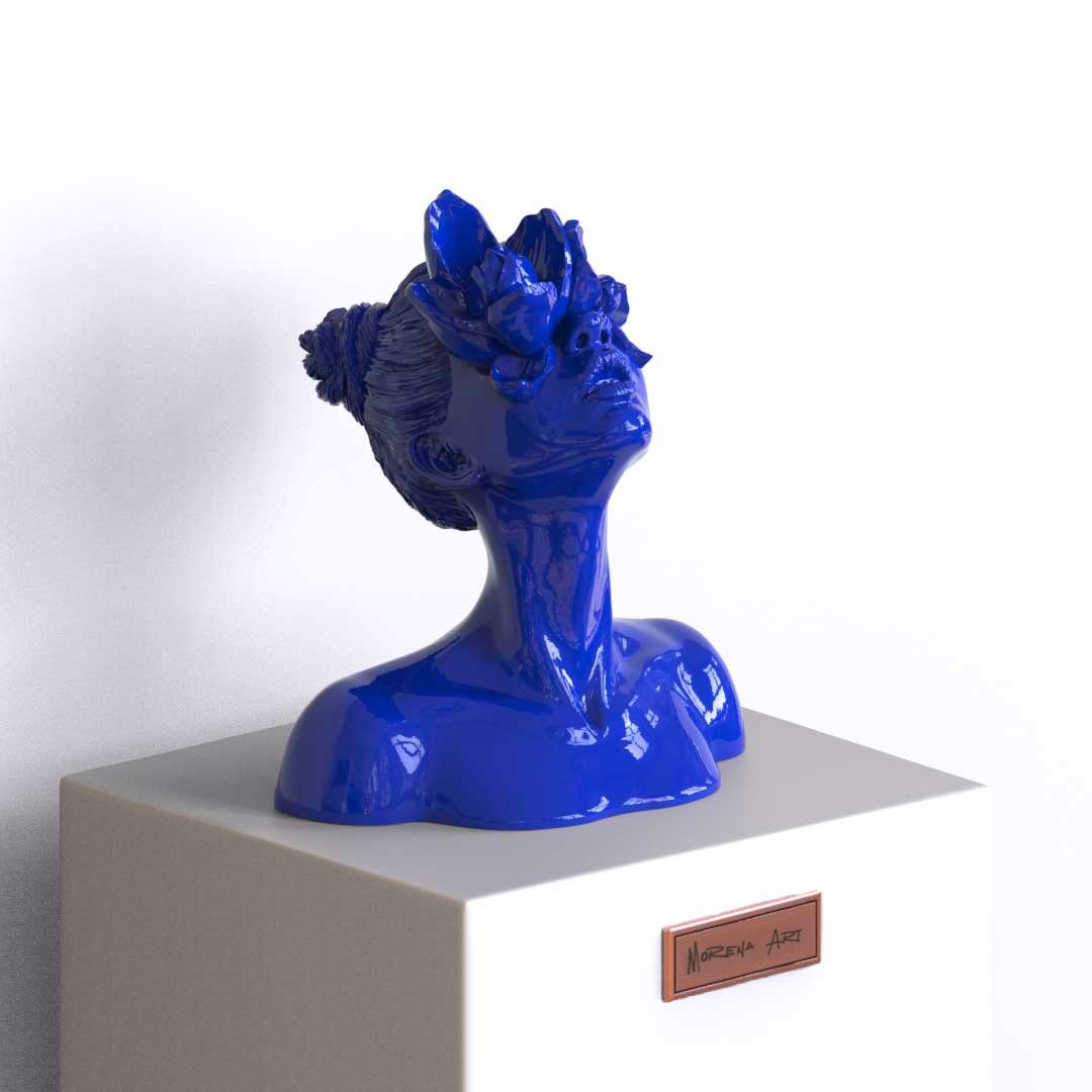 Scultura "Figlia del Fauno" in blu - immagine 3